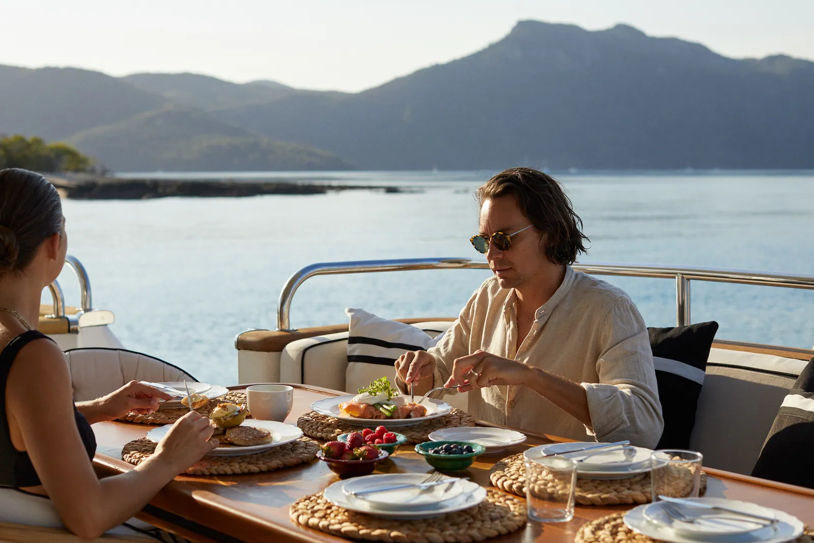 M/Y Sea Raes, lunch on the aft deck