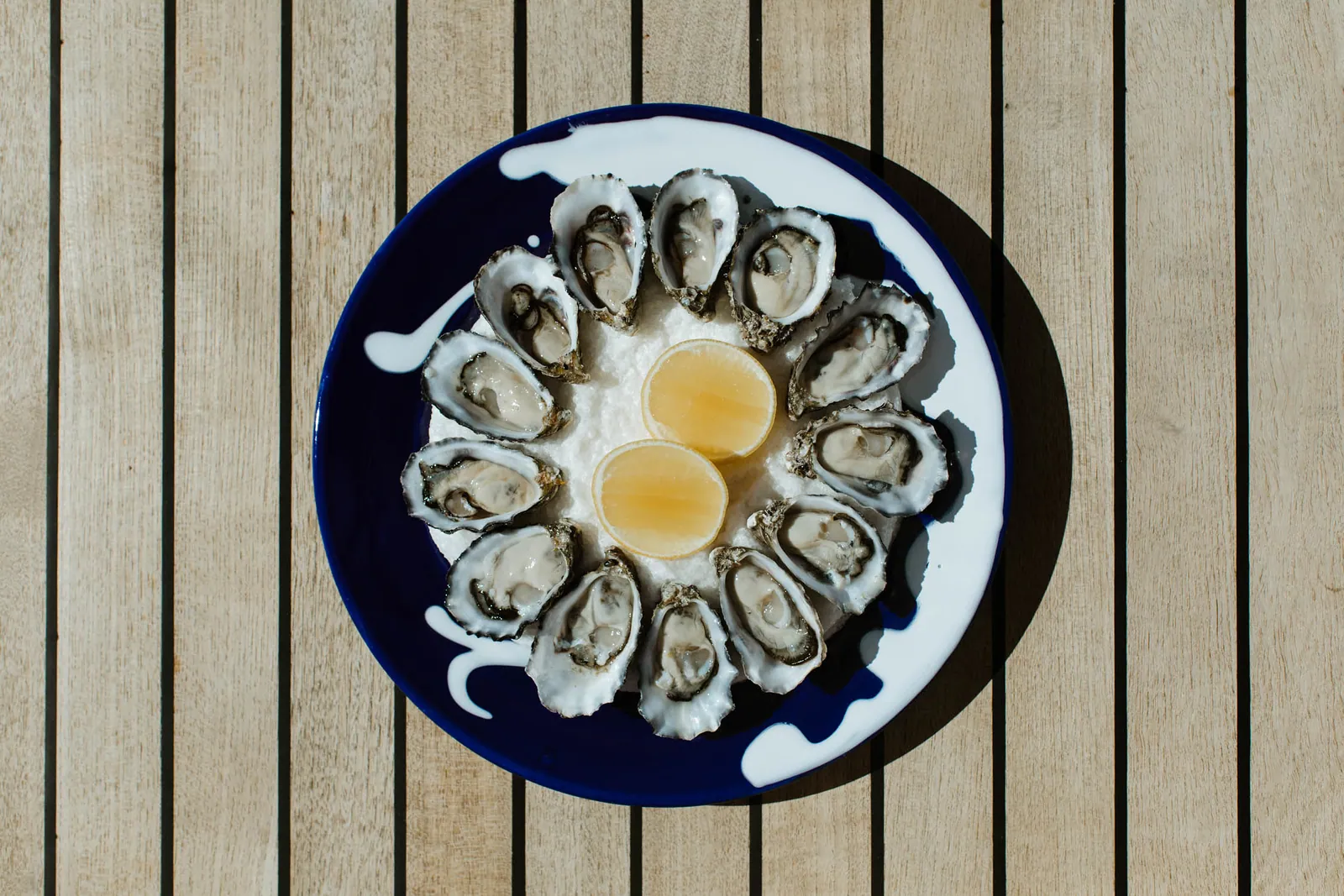 M/Y Sea Raes, oysters on the teak