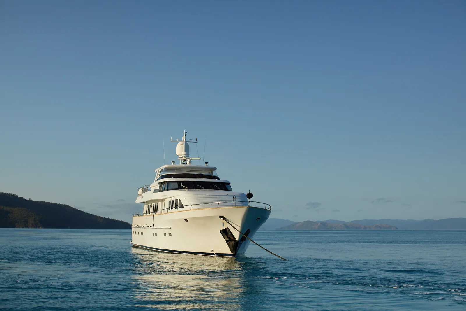 M/Y Sea Raes, bow on, at anchor
