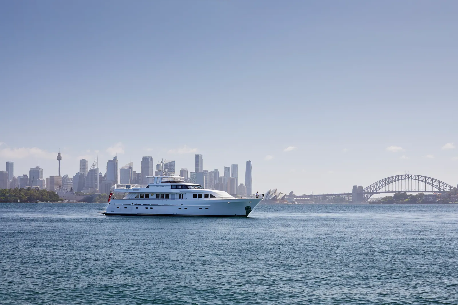M/Y Sea Raes, off the Sydney skyline