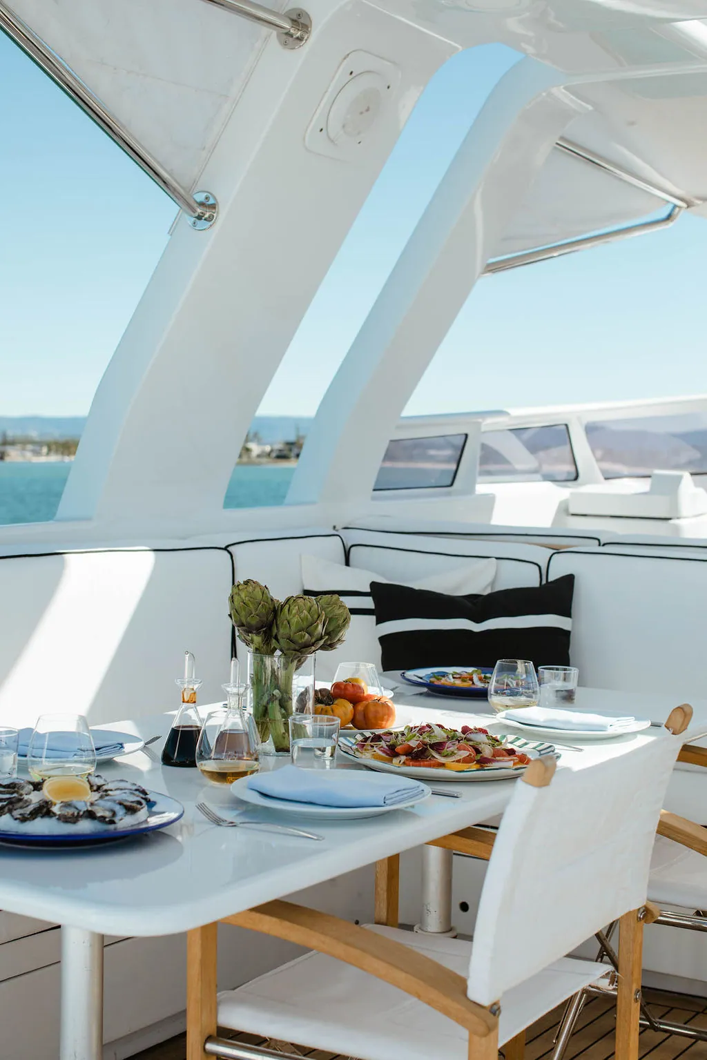 M/Y Sea Raes, the upper deck table